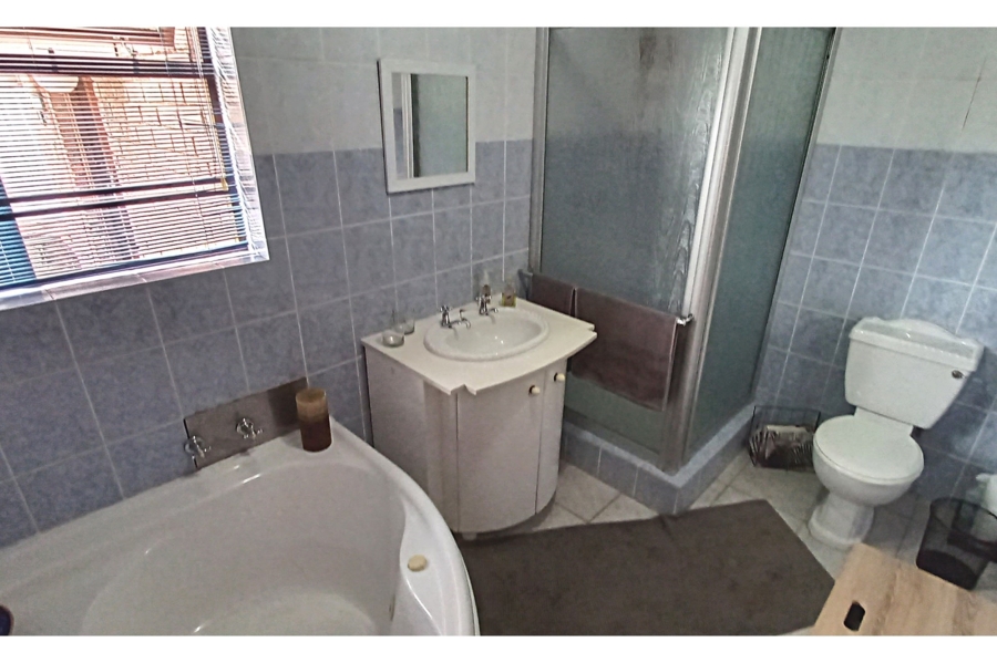 2 Bedroom Property for Sale in Hersham Western Cape